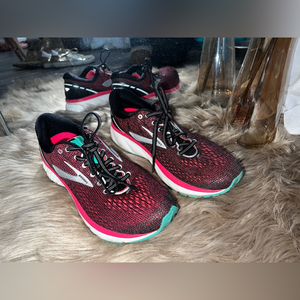 Brooks Ghost 11 running shoes. Size 8.5.